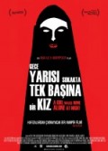 Gece Yarısı Sokakta Tek Başına Bir Kız